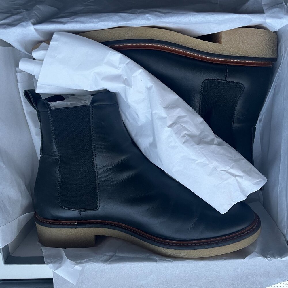 EVERLANE - CHELSEA BOOT - SIZE: 9 - BLACK - ITALIAN LEATHER - VGUC